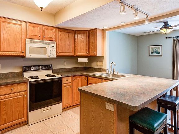 4th image of 7030 Rushmore Way #9