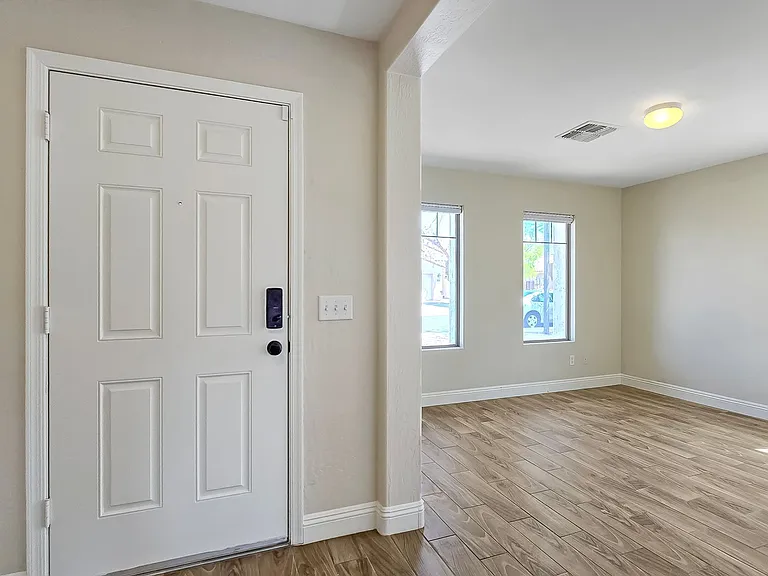 25673 W Northern Lights Way — Photo 6