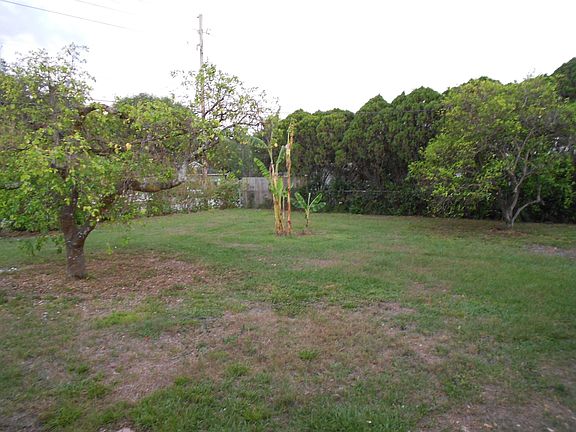 4th image of 1469 Satsuma St