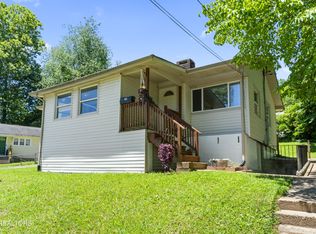 104 Carlisle Ln, Oak Ridge, TN 37830