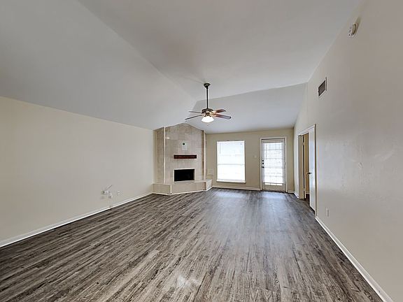 4th image of 3303 S Briar Knoll Dr