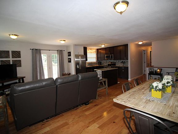 2nd image of 5704 Outer Dr
