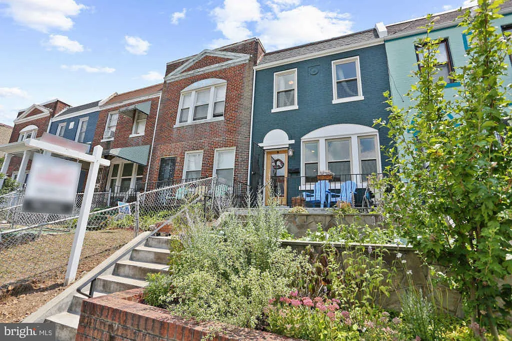 1435 Duncan St NE photo 1