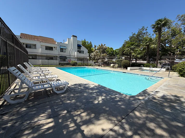 336 Park Shadow Ct — Photo 13