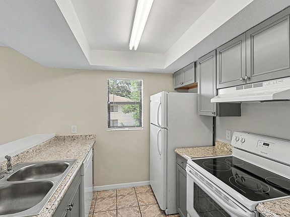 5th image of 4534 Sleepy Oak Ln #4587