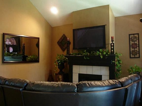 3rd image of 831 San Jacinto Dr