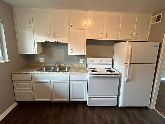 2nd image of 1054 Forest Ct APT 12