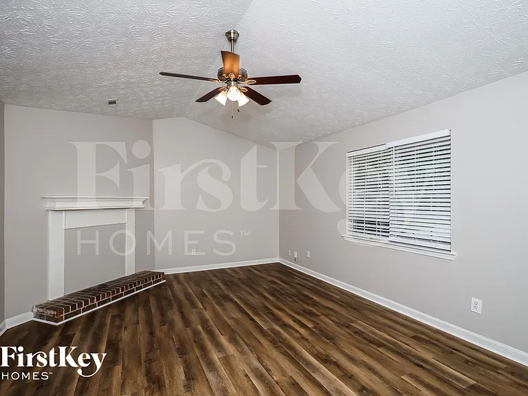 1158 Iron Gate Blvd — Photo 3