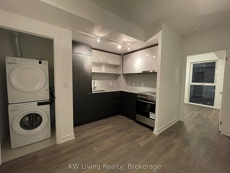 159 Wellesley St E #2102 — Photo 10