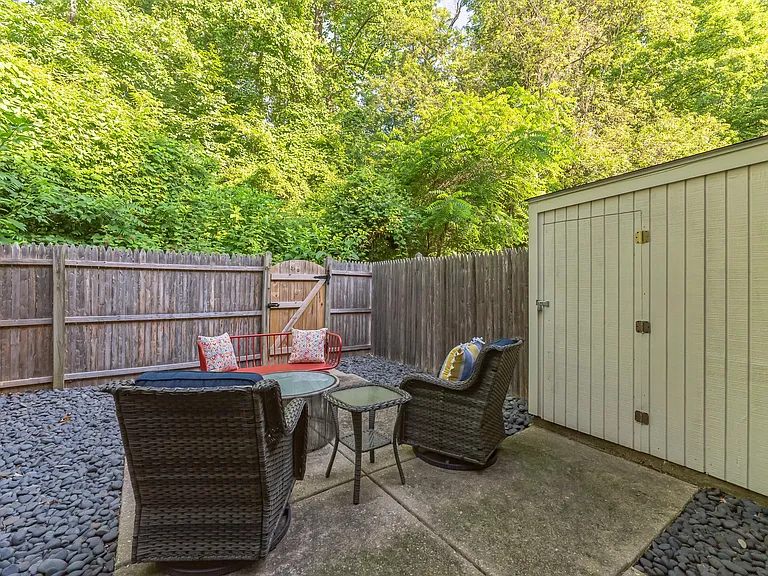 5920 Prince George Dr — Photo 29