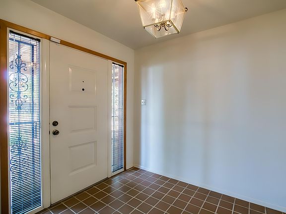 5th image of 1616 San Patricio Ave SW