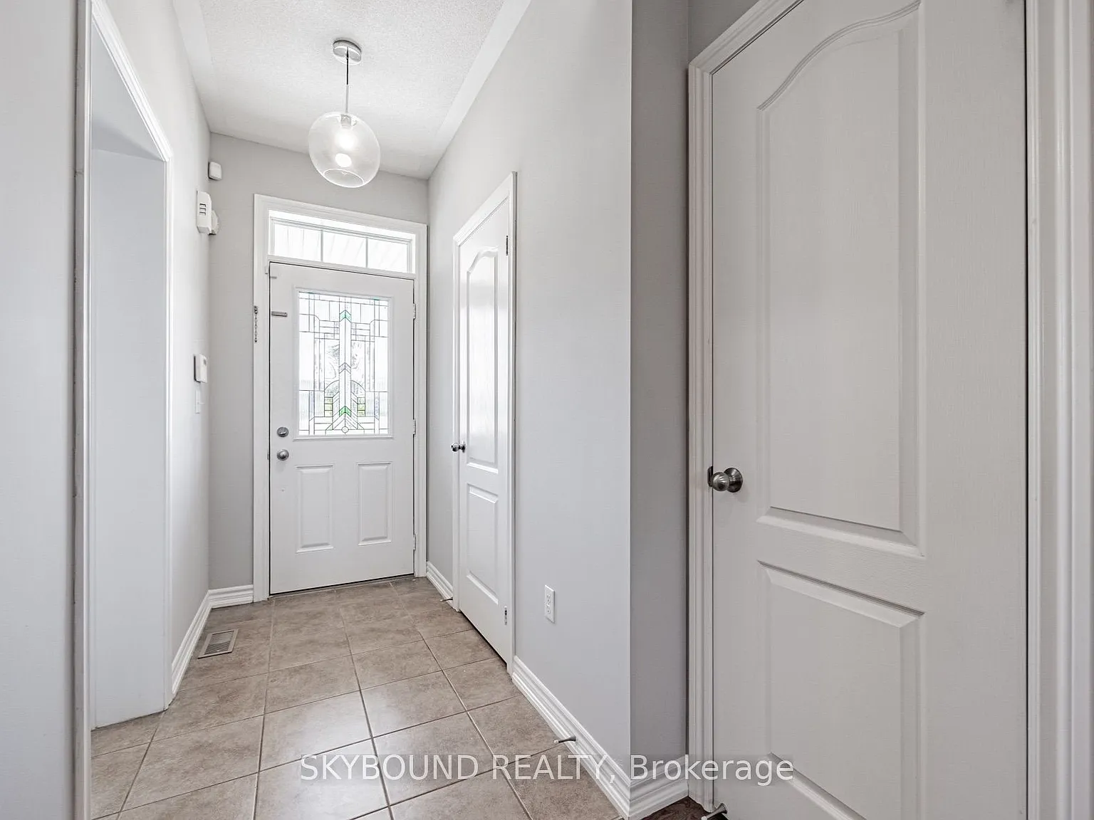 4 bed, $3,500 — Photo 2