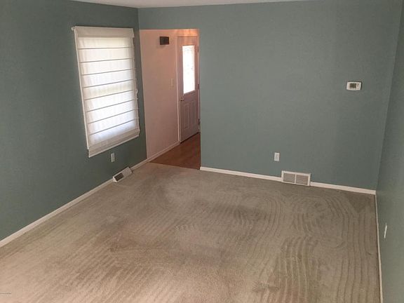 5th image of 1465 Morewood Dr SE