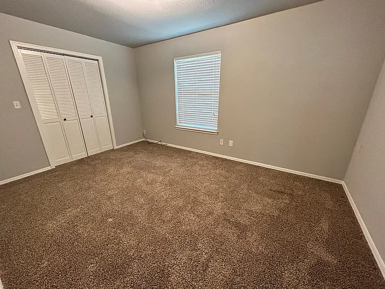 2713 Constitution Ave — Photo 11
