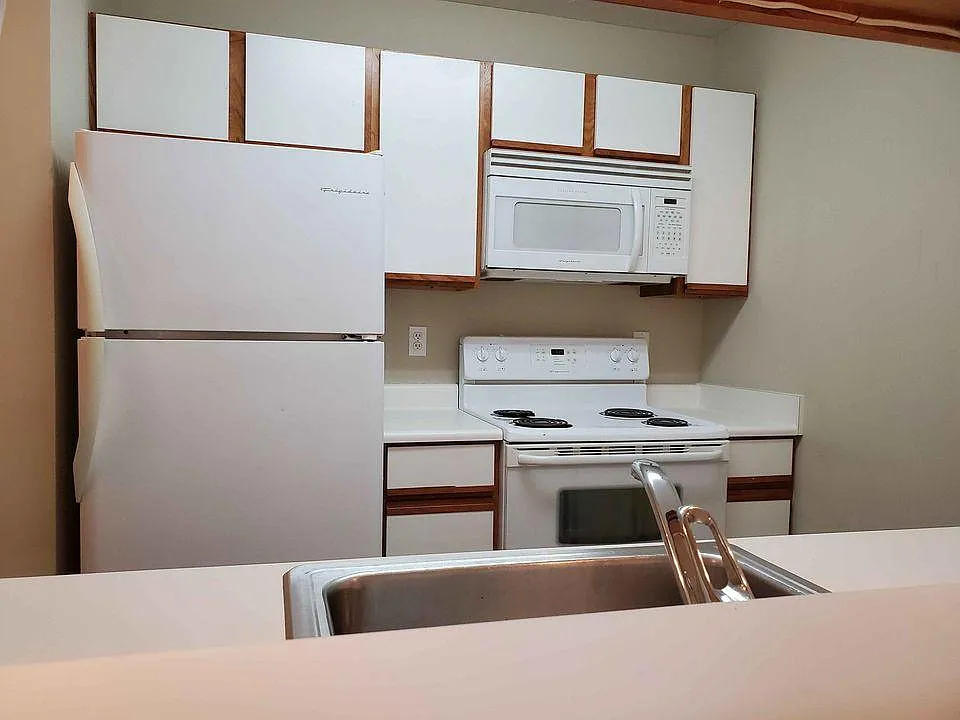 4 bed, 1448 sqft, $1,200 — Photo 3