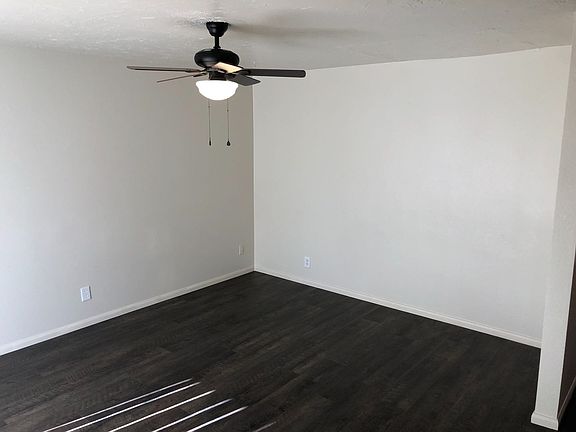 2nd image of 552 E Tabernacle St APT Q