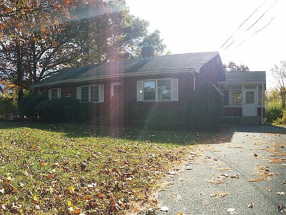 Parking, Front & Side Entry