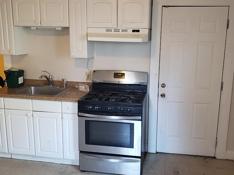 279 Pearl St #1 — Photo 5