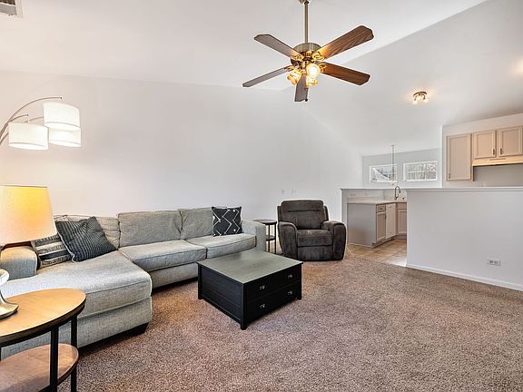 5th image of 315 Thornwood Way Unit B