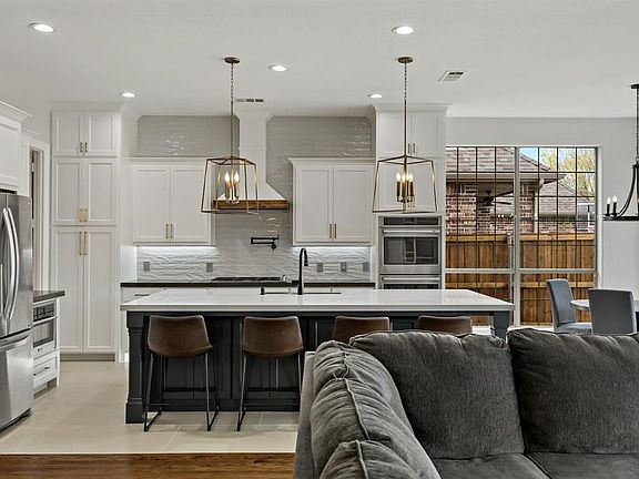 5th image of 6409 Castle Rock Cir