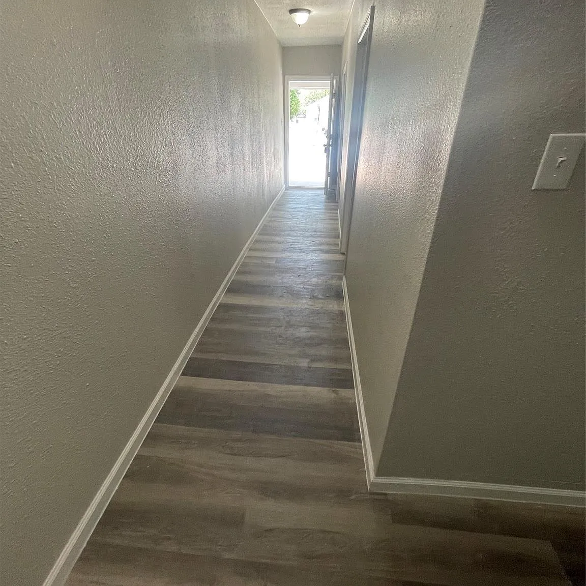 2 bed, 1.0 bath, 750 sqft, $900 — Photo 4