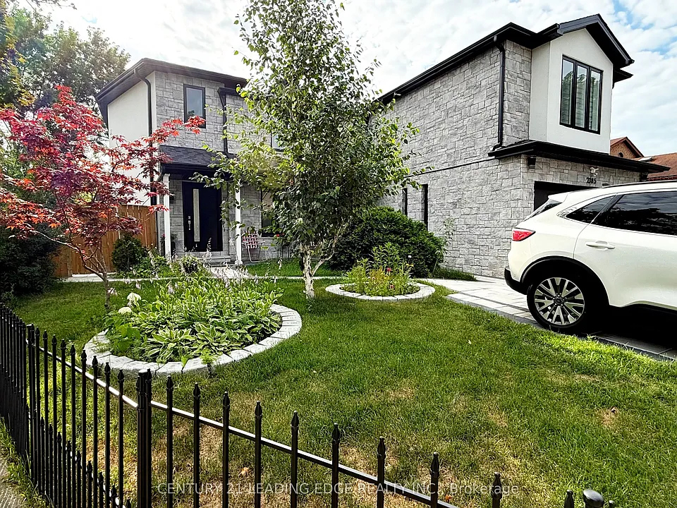 2385 Strathmore Cres #BASEMENT