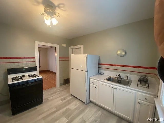 27 Henley Rd #LOWER — Photo 8