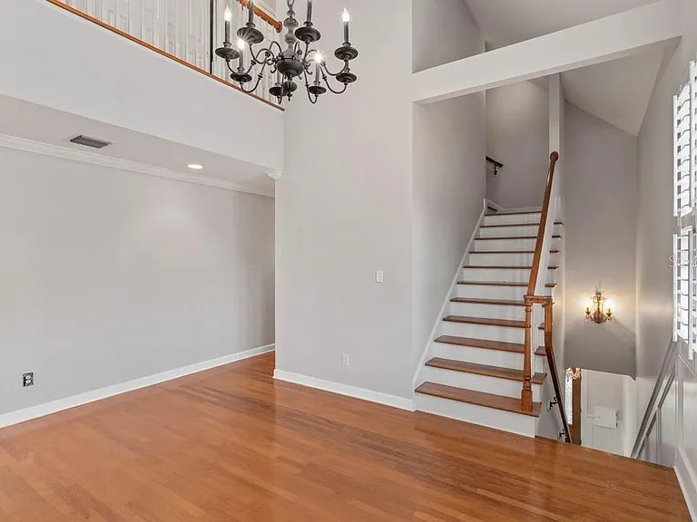 1119 Belleaire Cir — Photo 35