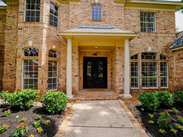 60 Champion Villa Dr, Houston, TX 77069
