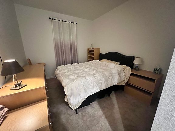 Second bedroom - Queen bed