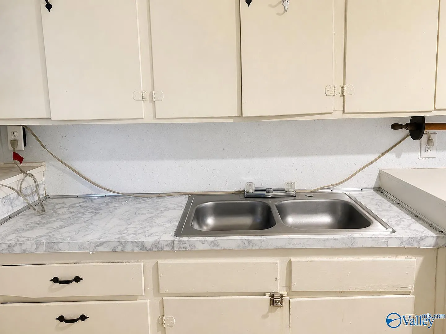 1 bed, 1.0 bath, 1000 sqft, $825 — Photo 2