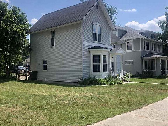2nd image of 210 E Chapin St