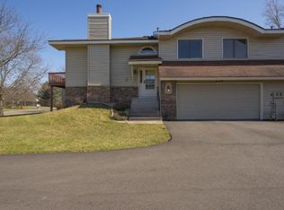 6633 Falstaff Rd, Woodbury, MN 55125