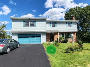 39 Green Meadow Ln, Binghamton, NY 13901