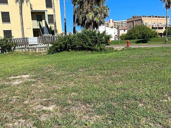 4th image of 5704 Padre Blvd