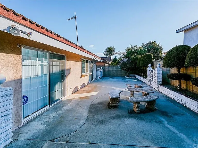 23721 Pasatiempo Ln — Photo 13