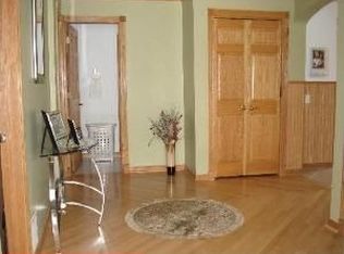 8547 S 77th Ct, Bridgeview, IL 60455