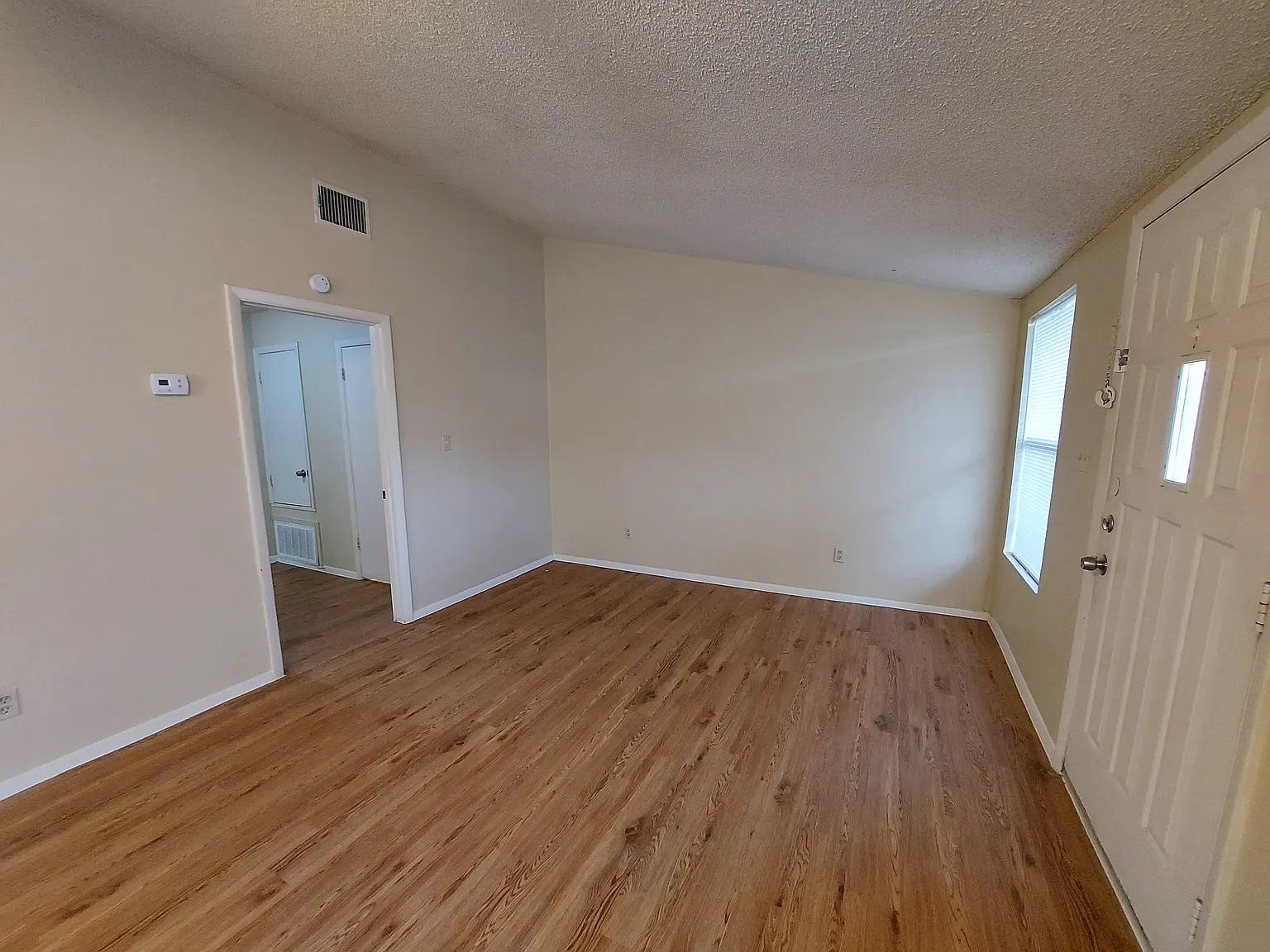 2 bed, $1,100 — Photo 1