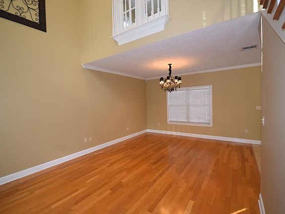 4th image of 1001 W Sallier St APT B