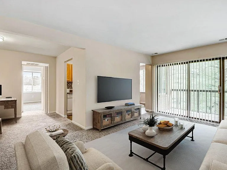 Montgomery Trace Apartment Homes — Photo 5