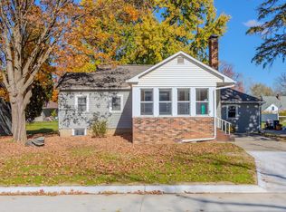 218 W McNeil St, Corunna, MI