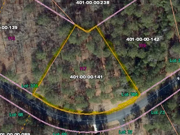 117 E Commodore Dr, Cross Hill, SC 29332