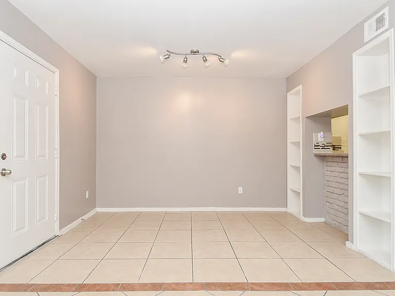7637 Harwin — Photo 34