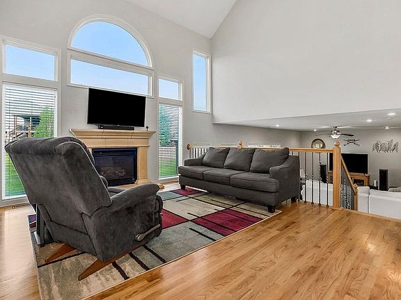 4th image of 9105 N Kansas Ct