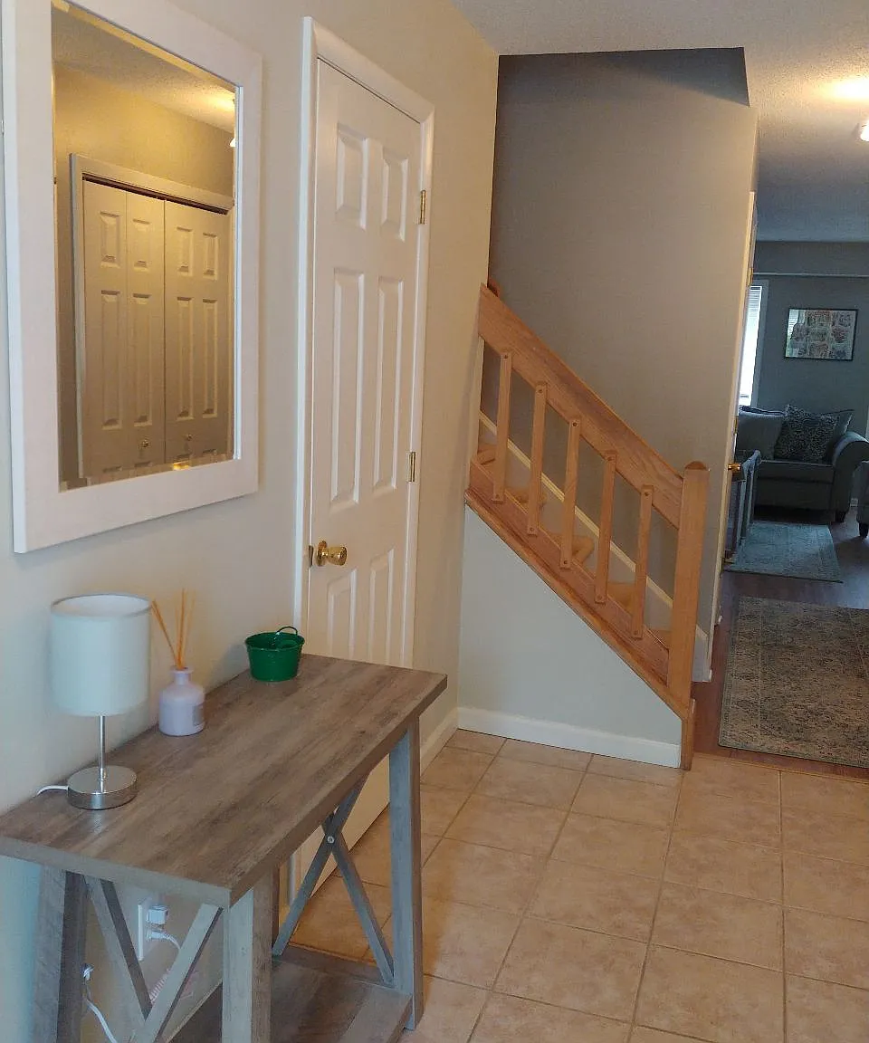 3 bed, 2.5 bath, 1800 sqft, $3,000 — Photo 2