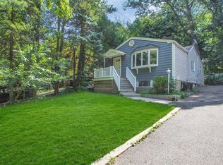 18 Locust Ave, Miller Place, NY 11764