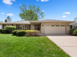 1621 Claremont Dr, Darien, IL 60561