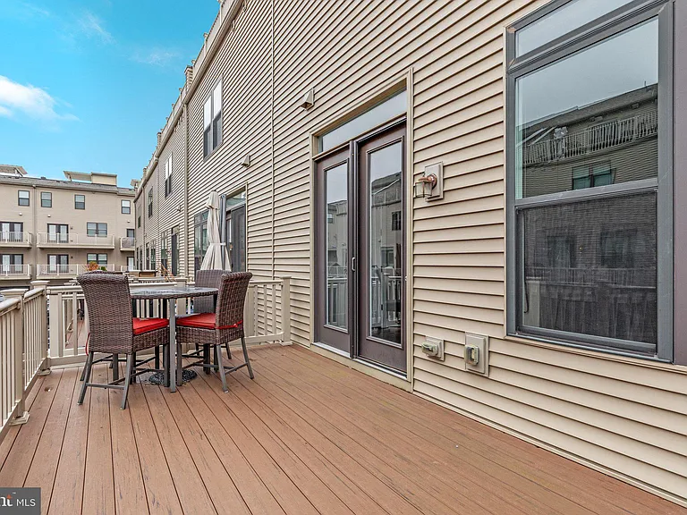 44735 Medway Ter — Photo 49