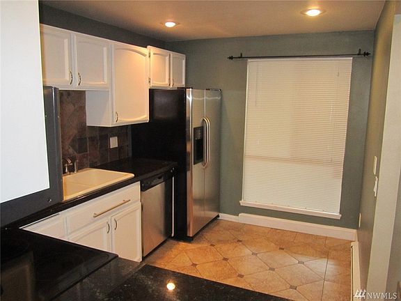 5th image of 10306 NE 16th St APT P7