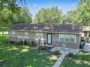 608 W Hale St, Spring Hill, KS 66083